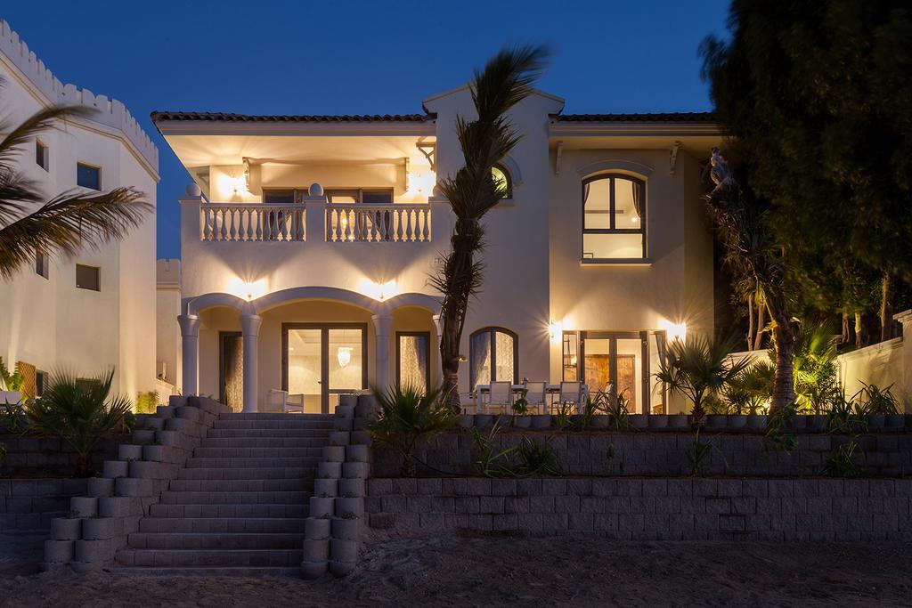 Villa Nasma Luxury Stays - Frond M, Palm Jumeirah Dubai
