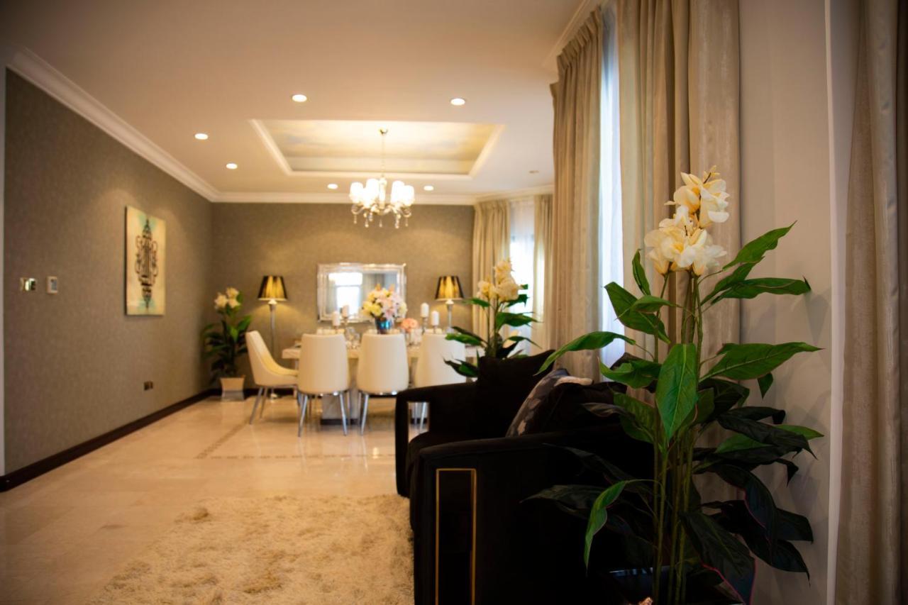 Villa Nasma Luxury Stays - Frond M, Palm Jumeirah Dubai