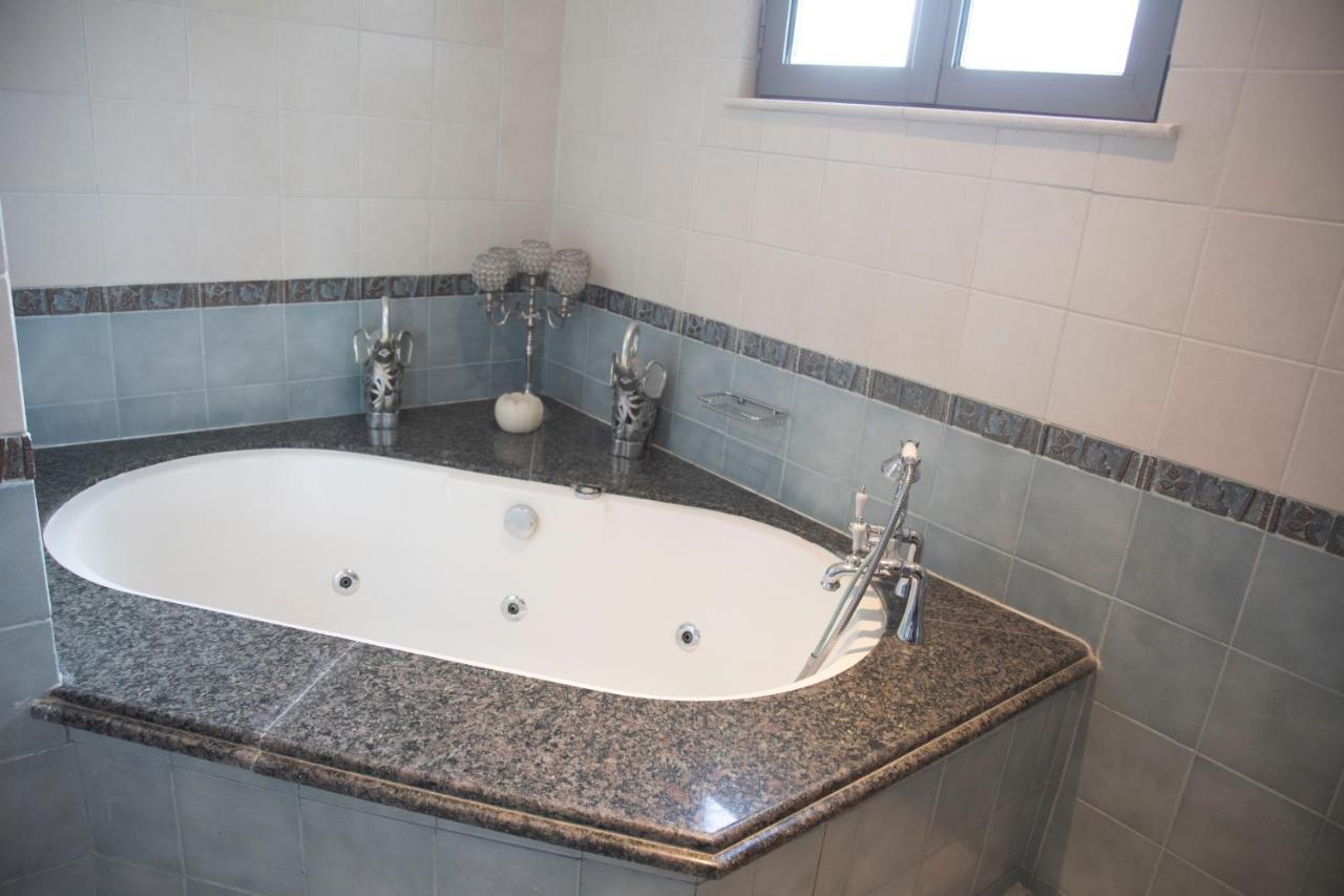 Nasma Luxury Stays - Frond M, Palm Jumeirah Villa Dubai